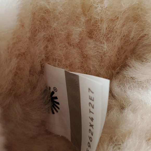 Ugg  NWT. Flash - Picture 4 of 6